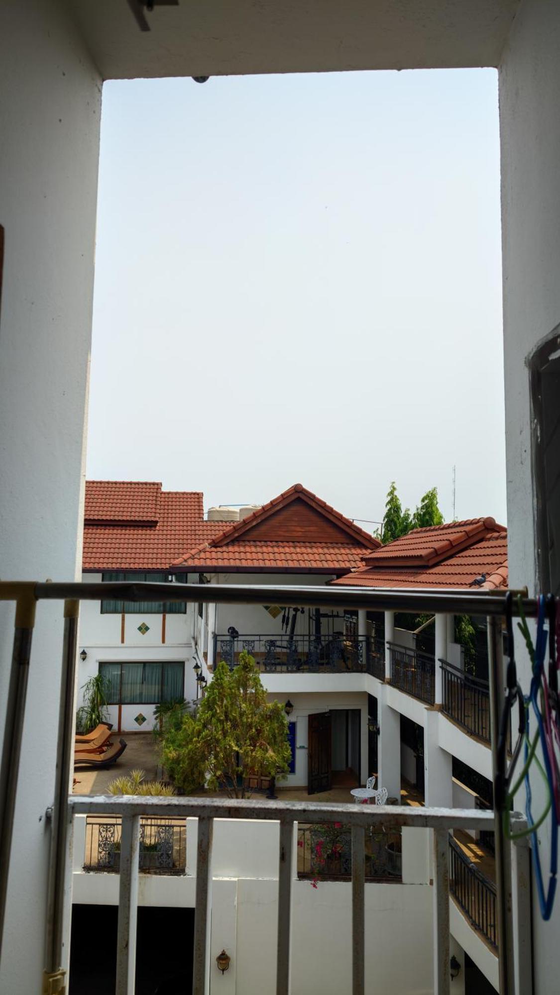 Aparthotel Better House 佰特客栈 Chiang Mai Zewnętrze zdjęcie